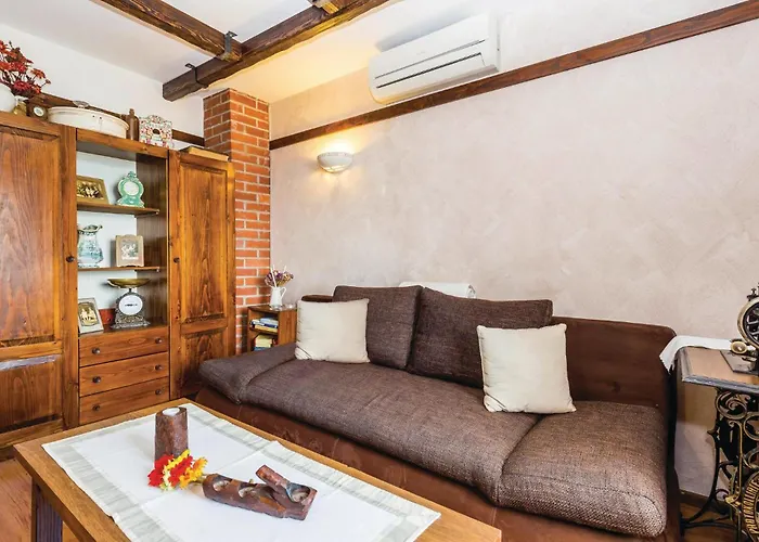 1 Bedroom Cozy In *