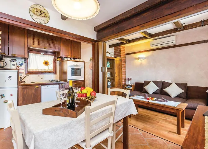 1 Bedroom Cozy In