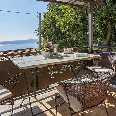 Vakantiehuis 1 Bedroom Cozy In Mošćenička Draga